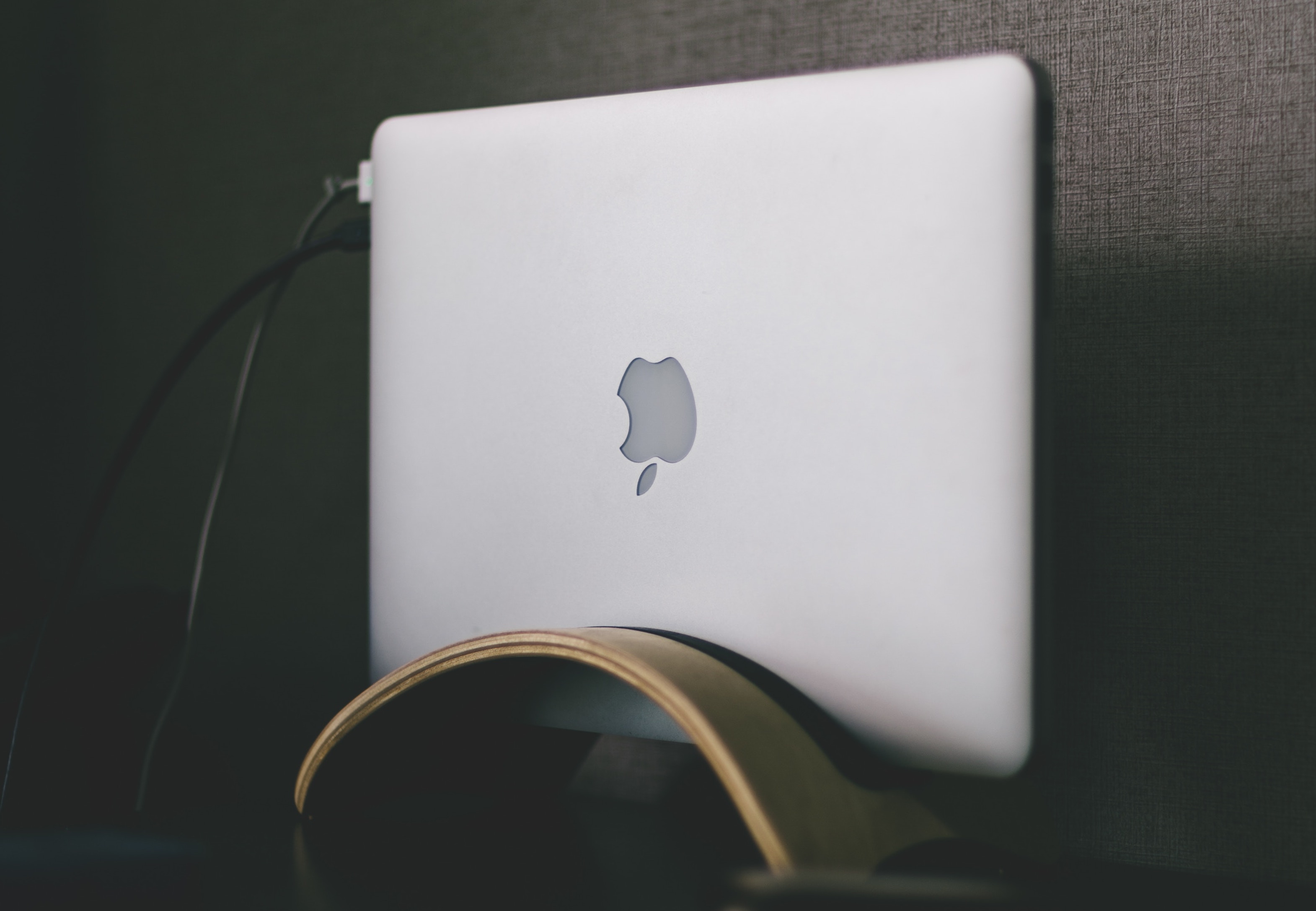 Macbook stand